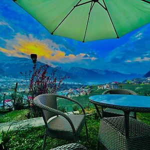 Himalayan River Mountain View 2 Bedrooms Cottage, Manali